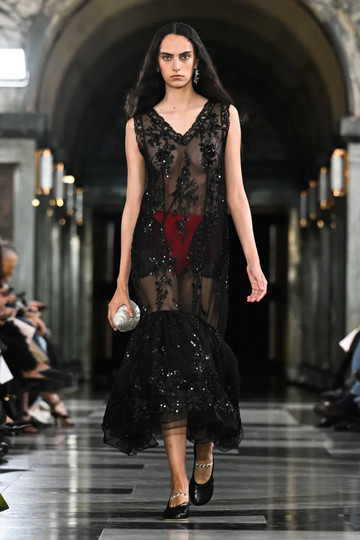 Simone Rocha Spring 2027 Ready-to-Wear Collection Simone Rocha Spring 2027 Ready-to-Wear Collection