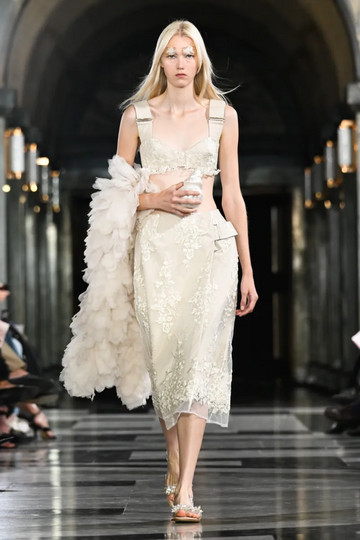 Simone Rocha Spring 2027 Ready-to-Wear Collection Simone Rocha Spring 2027 Ready-to-Wear Collection