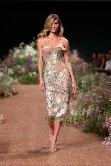 Elie Saab Spring 2027 Ready-to-Wear at Paris Fashion Week Elie Saab Spring 2027 Ready-to-Wear at Paris Fashion Week
