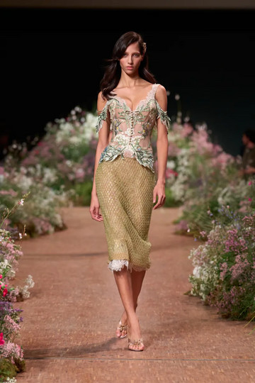 Elie Saab Spring 2027 Ready-to-Wear at Paris Fashion Week Elie Saab Spring 2027 Ready-to-Wear at Paris Fashion Week