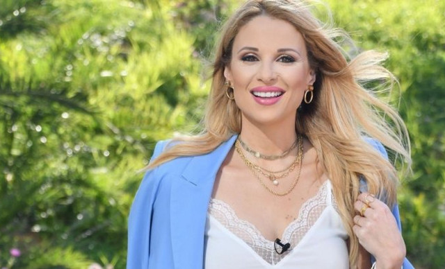Η συγκινητική στιγμή της Χριστιάνας Αριστοτέλους με τον γιο της