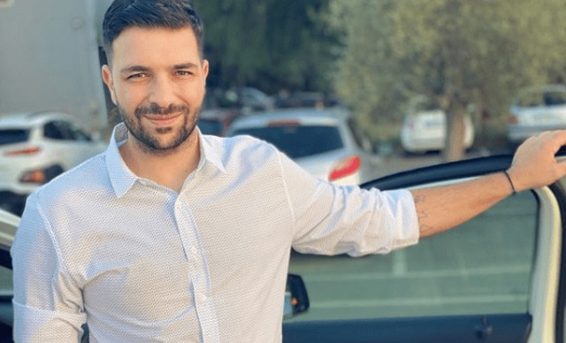 Χάρης Παπαθεοχάρους: Η σοκαριστική ανακάλυψη της πρώτης άσπρης τρίχας!