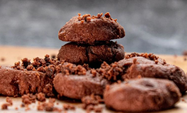 &Epsilon;ύ&kappa;&omicron;&lambda;&eta; &sigma;&upsilon;&nu;&tau;&alpha;&gamma;ή &gamma;&iota;&alpha; &tau;&rho;&alpha;&gamma;&alpha;&nu;ά &mu;&pi;&iota;&sigma;&kappa;ό&tau;&alpha; &mu;&epsilon; 3 &upsilon;&lambda;&iota;&kappa;ά, &chi;&omega;&rho;ί&sigmaf; &beta;&omicron;ύ&tau;&upsilon;&rho;&omicron;