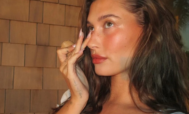 Blonzing: Η νέα τεχνική για να δείχνεις μαυρισμένη και τον χειμώνα Blonzing: Η νέα τεχνική για να δείχνεις μαυρισμένη και τον χειμώνα