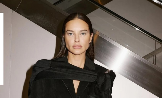 Αντριάνα Λίμα: Περπάτησε στο fashion show της Tory Burch και έκλεψε τις εντυπώσεις