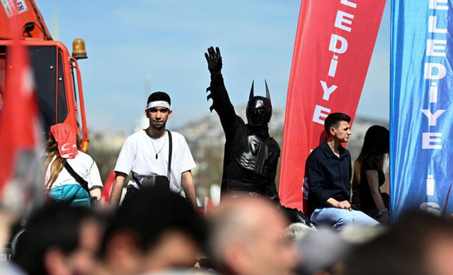 Ο “Batman” μετά τον Πίκατσου κατά του Ερντογάν – Δεν κατάφεραν να τον συλλάβουν