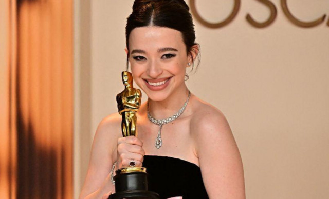 Oscars 2025: Mikey Madison – Η 25χρονη που «έγραψε» ιστορία και «έσβησε» τα φαβορί