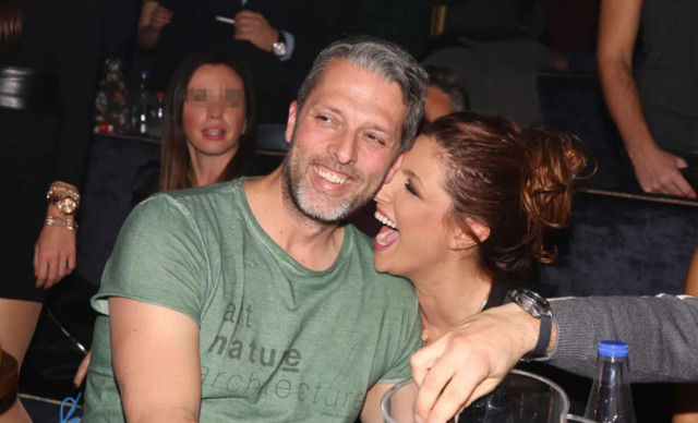 &#904;&lambda;&epsilon;&nu;&alpha; &Pi;&alpha;&pi;&alpha;&rho;&#943;&zeta;&omicron;&upsilon; &Alpha;&nu;&delta;&rho;&#941;&alpha;&sigmaf; &Kappa;&alpha;&psi;&a