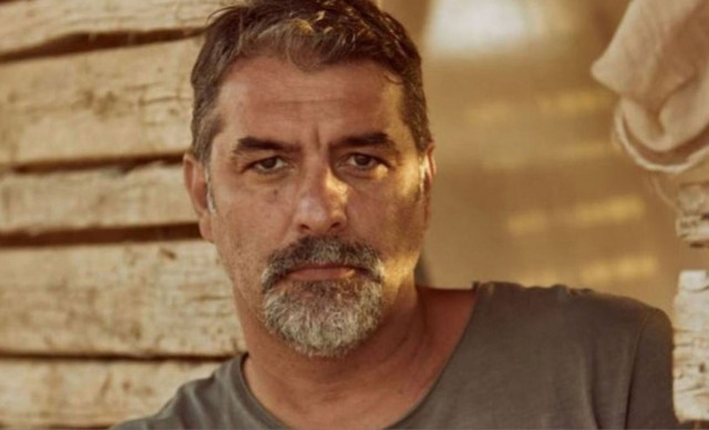 Αγνώριστος ο Βασίλης Μπισμπίκης σε σπάνια φωτογραφία από τα νεανικά του χρόνια