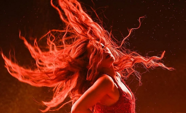 Shakira: 20 χρόνια μετά, τραγουδά και χορεύει το «Hips Don’t Lie» – Σαν να μην πέρασε μια μέρα (Βίντεο)