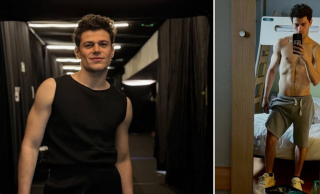 Ο Τheo Evan πιο sexy από ποτέ στο δωμάτιο του πριν ανέβει στην σκηνή της Eurovision