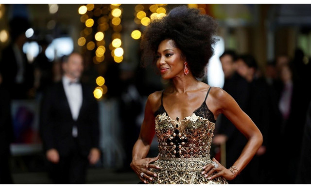 Naomi Campbell: Η εκθαμβωτική εμφάνιση της “μαύρης γαζέλας” στις Κάννες (ΒΙΝΤΕΟ)