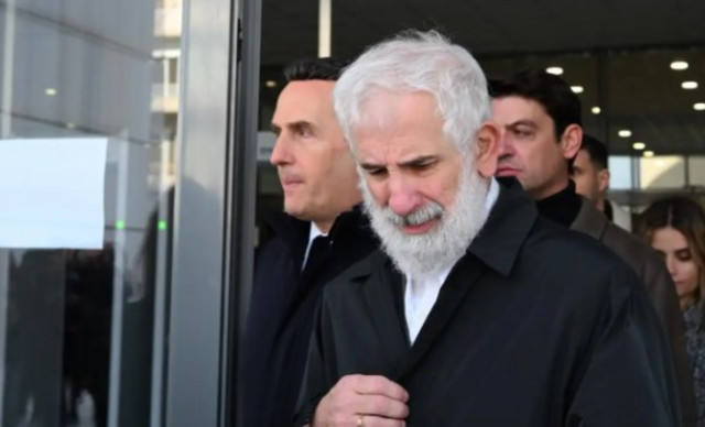 Έξω φρενών ο Πέτρος Φιλιππίδης στη δίκη: «Θα έπρεπε να ντρέπεται η Κάτια Δανδουλάκη»