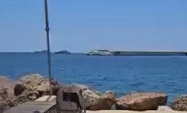 HELLO! info: Ελικόπτερο έπεσε κοντά στη Μαρίνα Βουλιαγμένης (ΒΙΝΤΕΟ)