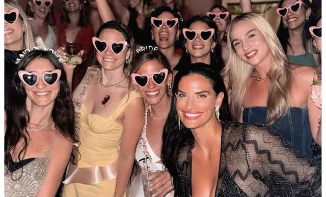 Χριστίνα Μπόμπα: «Τα έσπασε» σε bachelorette φίλης της (ΒΙΝΤΕΟ)