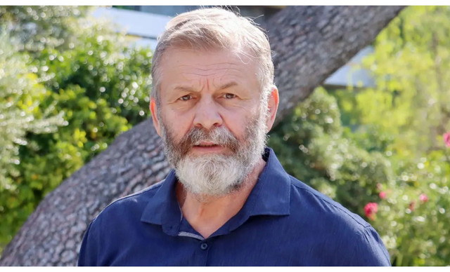 Απόστολος Γκλέτσος: Αγόρασε παραθαλάσσιο ξενοδοχείο στην Αίγινα (ΦΩΤΟ)
