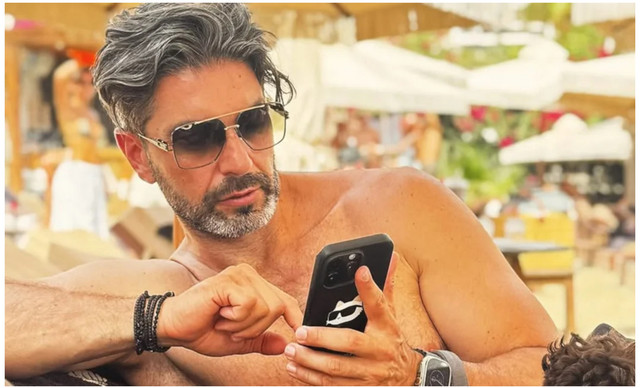 Νέος έρωτας για τον Σπύρο Μαρτίκα; Η “άγνωστη” συνοδός που τον συνόδευσε στην Πάρο (ΒΙΝΤΕΟ)