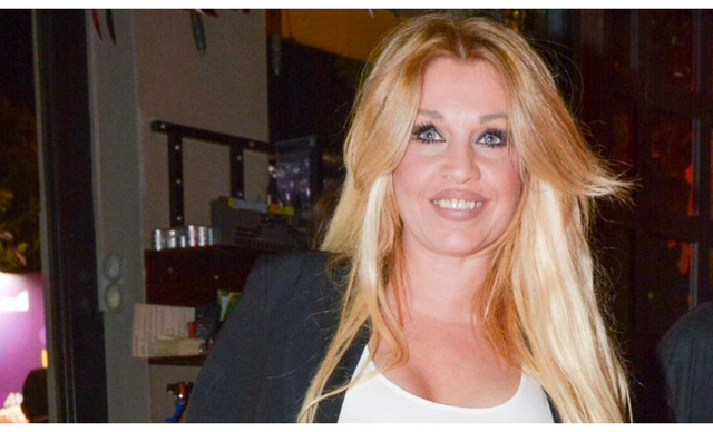 Στο νοσοκομείο η Σαμπρίνα: Ανησυχία με τις φωτογραφίες που ανέβασε με τους ορούς και τους επιδέσμους