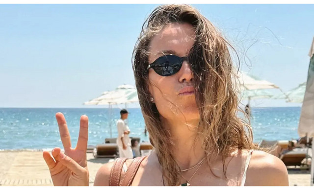 Βίκυ Καγιά: Φωτογραφίες από το εντυπωσιακό εξοχικό της στην Εύβοια