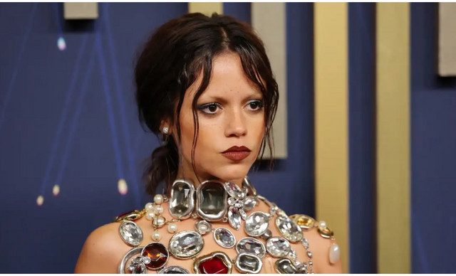 Jenna Ortega: Το ανατρεπτικό μακιγιάζ της στα Emmy ήταν ό,τι πιο statement είδαμε!