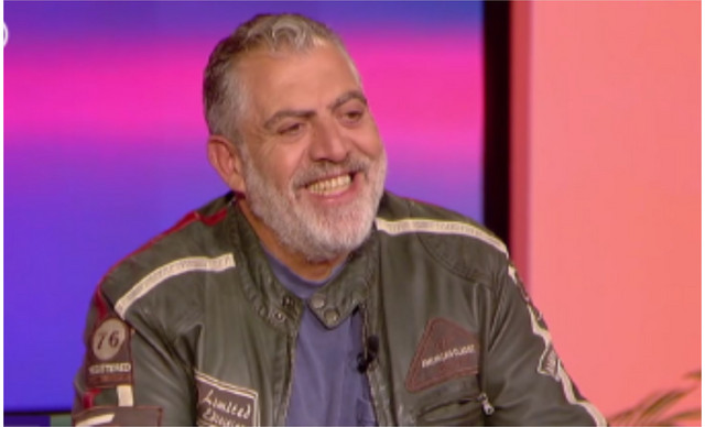 Κούλλης Νικολάου: Σε μια σπάνια οικογενειακή συνάντηση με τα 9 αδέρφια του (ΦΩΤΟ)