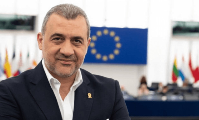Ο Λουκάς Φουρλάς στο Άγιο Όρος – Το ταξίδι “αστραπή” (ΦΩΤΟ)