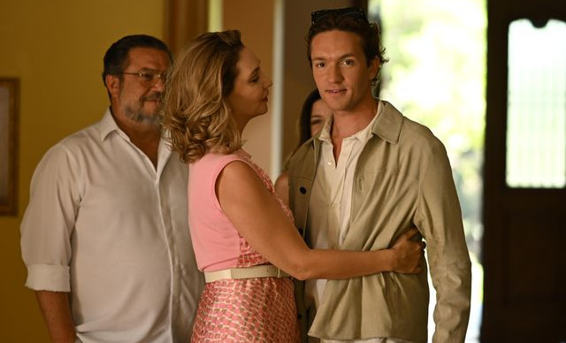 Σάρωσε η σειρά “Να μ’ αγαπάς” – Η πρεμιέρα που καθήλωσε το κοινό και ξεπέρασε το 20%