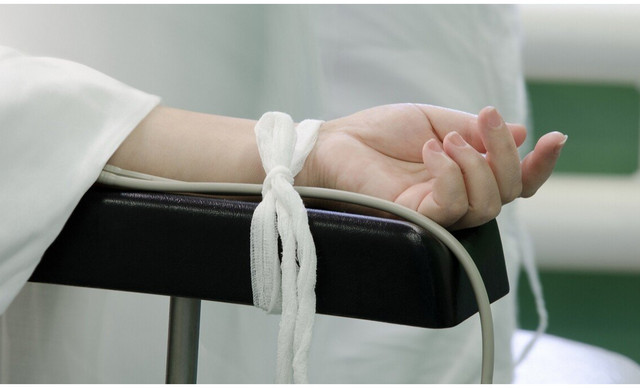 «Θρίλερ» με την 15χρονη που βρέθηκε νεκρή σε αμάξι γνωστού τραγουδιστή