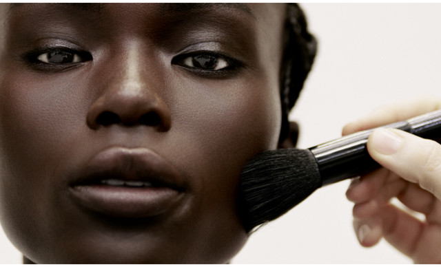 Exclusive backstage: Το μακιγιάζ για το show της Chanel Άνοιξη-Καλοκαίρι 2026