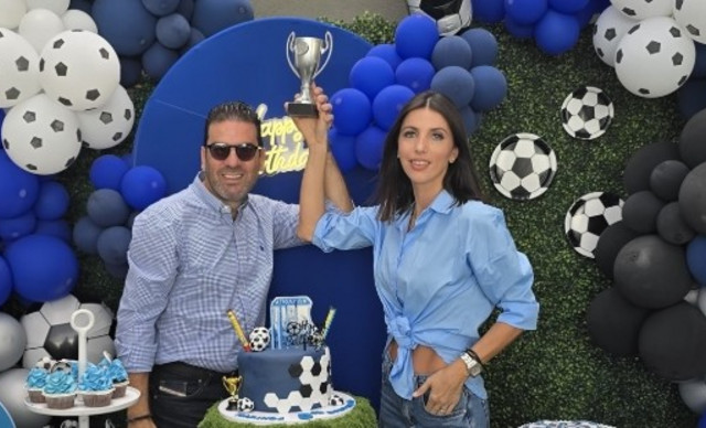 Δίπλαρος – Ροτσίδου: Το φαντασμαγορικό μπλε πάρτι για τα 8 γενέθλια του γιου τους