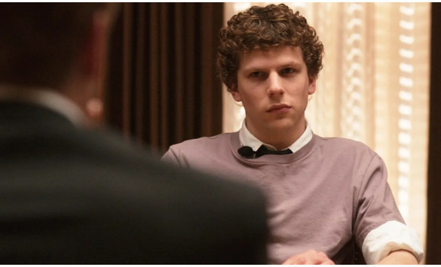 Η απίστευτη πράξη γενναιοδωρίας του Τζέσι Άιζενμπεργκ που συγκίνησε το κοινό (ΒΙΝΤΕΟ)