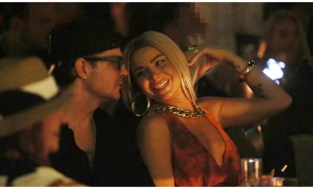 &Xi;&alpha;&nu;&#940; &mu;&alpha;&zeta;&#943; &Nu;&#943;&nu;&omicron; &Zeta;&#972;&zeta;&epsilon;&phi;&iota;&nu;! &Omicron; &lambda;&#972;&gamma;&omicron;&