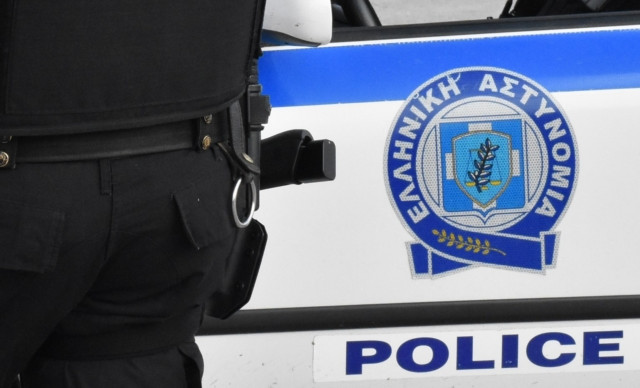 Συνελήφθη γνωστός Έλληνας τραγουδιστής για χρέη προς το Δημόσιο