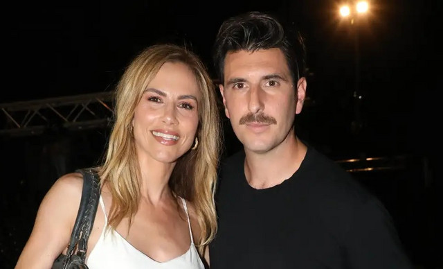 &Nu;&tau;&omicron;&rho;&#941;&tau;&tau;&alpha; &Pi;&alpha;&pi;&alpha;&delta;&eta;&mu;&eta;&tau;&rho;&#943;&omicron;&upsilon;: &Eta; &rho;&omicron;&mu;&