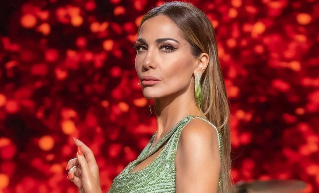 Η Βανδή σε ακομπλεξάριστη δήλωση: “Μας προίκισε ο Θεός με ωραία μάτια αλλά από χείλη δεν πετύχαμε”