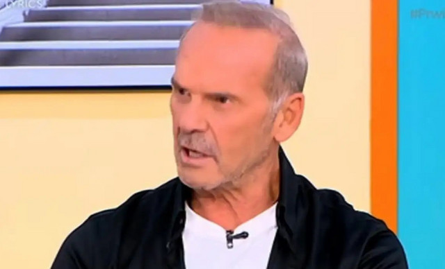 Πέτρος Κωστόπουλος: «Ήταν ξεφτίλα αυτό που έγινε στην κηδεία του Διονύση Σαββόπουλου»