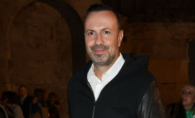 O Τάσος Τρύφωνος σχολιάζει την νέα παρουσιάστρια του “Αδύναμου Κρίκου”