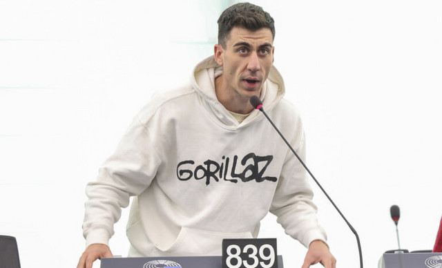 Έξω φρενών τηλεθεάτρια με Φειδία: “Έχω εκνευριστεί. Να παραιτηθεί, δεν ξέρει να μιλάει, να μας αφήσει”