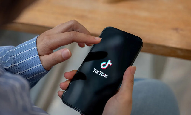 Το νέο viral trend του TikTok που θέτει σε κίνδυνο την ζωή των influencers – Γιατί είναι τόσο επικίνδυνο