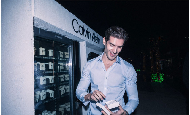 Η Calvin Klein ανοίγει το νέο lifestyle κατάστημα της στο εμπορικό κέντρο River West