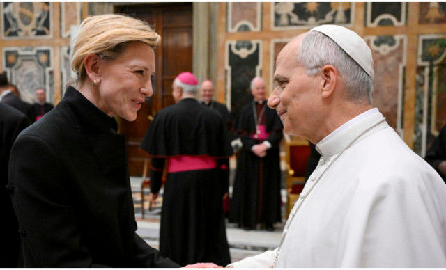 Ο Πάπας Λέων φέρνει τους αστέρες του Χόλιγουντ στο Βατικανό