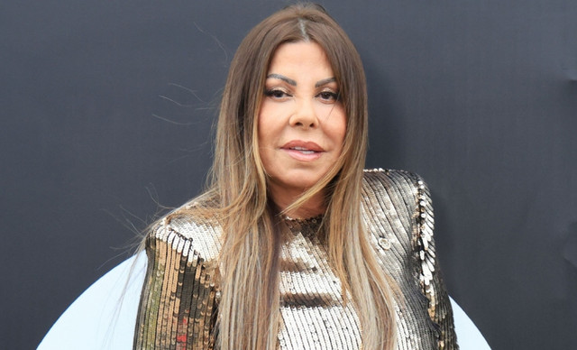 Άντζελα Δημητρίου: Η εκκεντρική εμφάνιση της – Την κοιτούσαν όλοι (ΒΙΝΤΕΟ)