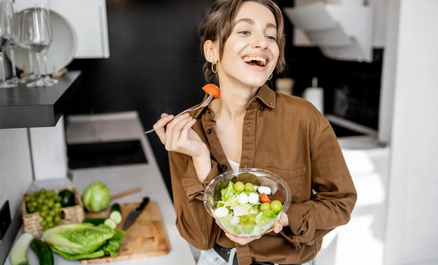 Skin Food: Οι τροφές «σύμμαχοι» για νεότητα που διαρκεί!