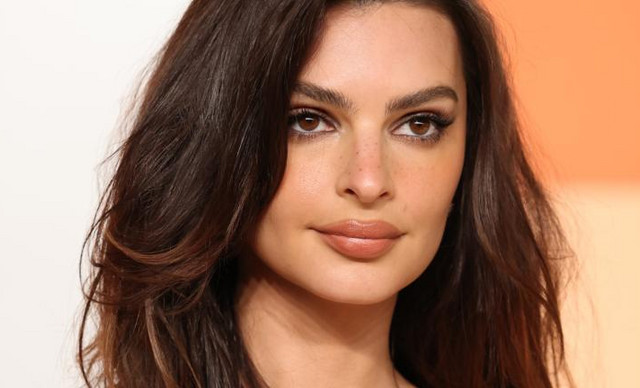 Emily Ratajkowski: Είναι ζευγάρι με πασίγνωστο Έλληνα (ΦΩΤΟ)