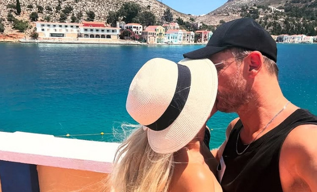 Πασίγνωστος Έλληνας τραγουδιστής θα γίνει για πρώτη φορά μπαμπάς – Έγκυος η σύζυγός του