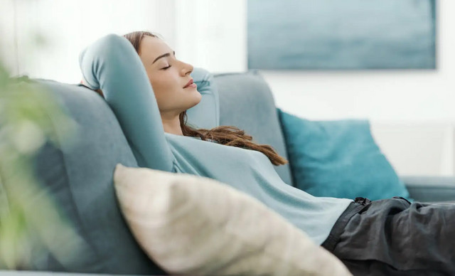 Power Nap: Πότε πραγματικά σε ωφελεί και πότε σε κουράζει;