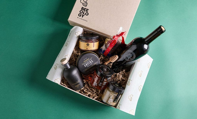 Beeology by Haridemos: Το μέλι που μοιράζει γιορτινή μαγεία σε κάθε giftbox