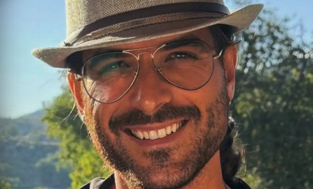 Ά&rho;&eta;&sigmaf; &Mu;&omicron;&upsilon;&gamma;&kappa;&omicron;&pi;έ&tau;&rho;&omicron;&sigmaf;: &Tau;&alpha; &pi;&rho;ώ&tau;&alpha; &lambda;ό&gamma;&iota;&alpha; &mu;&epsilon;&tau;ά &tau;&eta;&nu; &sigma;ύ&lambda;&lambda;&eta;&psi;&eta; &tau;&omicron;&upsilon; &ndash; &laquo;Ή&theta;&epsilon;&lambda;&alpha; &mu;ό&nu;&omicron; &nu;&alpha; &delta;&omega; &tau;&alpha; &pi;&alpha;&iota;&delta;&iota;ά &mu;&omicron;&upsilon;&raquo;