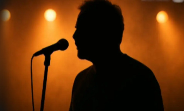 &laquo;&Tau;&rho;&alpha;&gamma;&omicron;&upsilon;&delta;&iota;&sigma;&tau;ή&sigmaf; &theta;&alpha; &kappa;&alpha;&tau;&alpha;&gamma;&gamma;&epsilon;ί&lambda;&epsilon;&iota; ά&lambda;&lambda;&omicron;&nu; &tau;&rho;&alpha;&gamma;&omicron;&upsilon;&delta;&iota;&sigma;&tau;ή &gamma;&iota;&alpha;&hellip; &alpha;&sigma;έ&lambda;&gamma;&epsilon;&iota;&alpha; &sigma;&tau;&omicron; &kappa;&alpha;&mu;&alpha;&rho;ί&nu;&iota;, 6 &mu;ή&nu;&epsilon;&sigmaf; &pi;&rho;&iota;&nu;&rdquo;