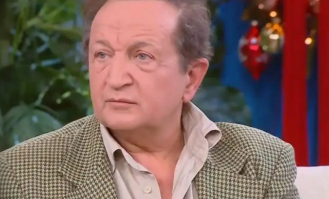 «Αναφέρεται σε μένα λες και είμαι ο μόνος γκέι μέσα στη Βουλή»